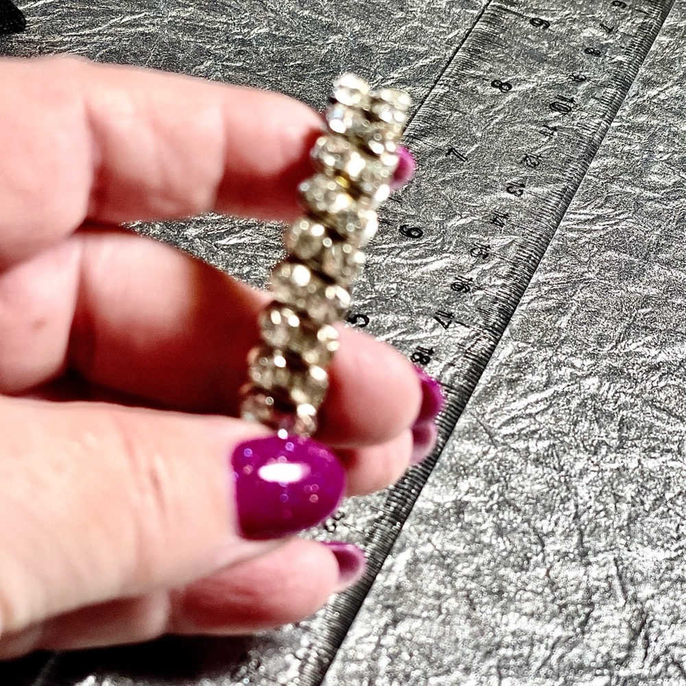 Expandable Rhinestone Bracelet - Picture 4 of 6
